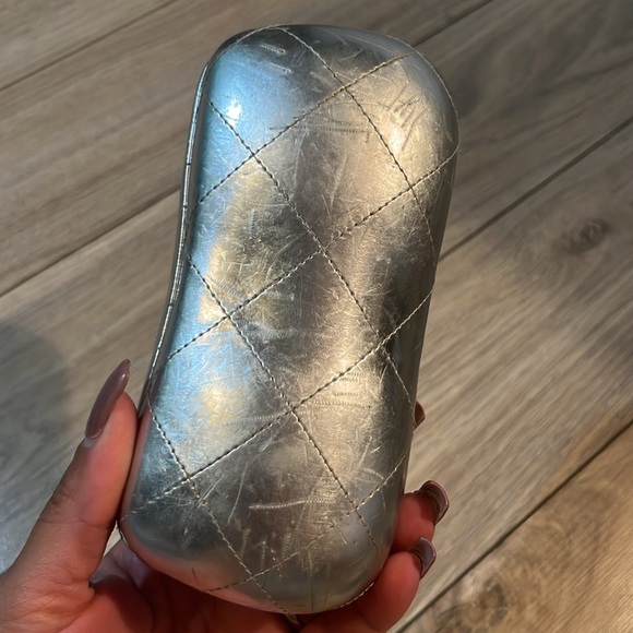 CHANEL Silver Quilted leather leather sunglasses - Picture 3 of 8